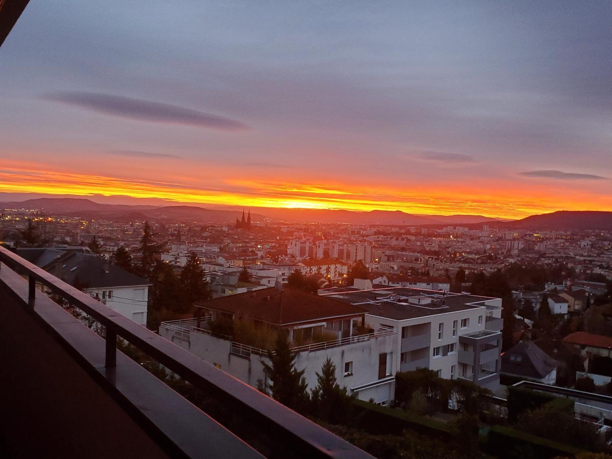 Entre Ville Et Nature - Les Hauts De Clermont Avec Garage Gratuit Exterior foto